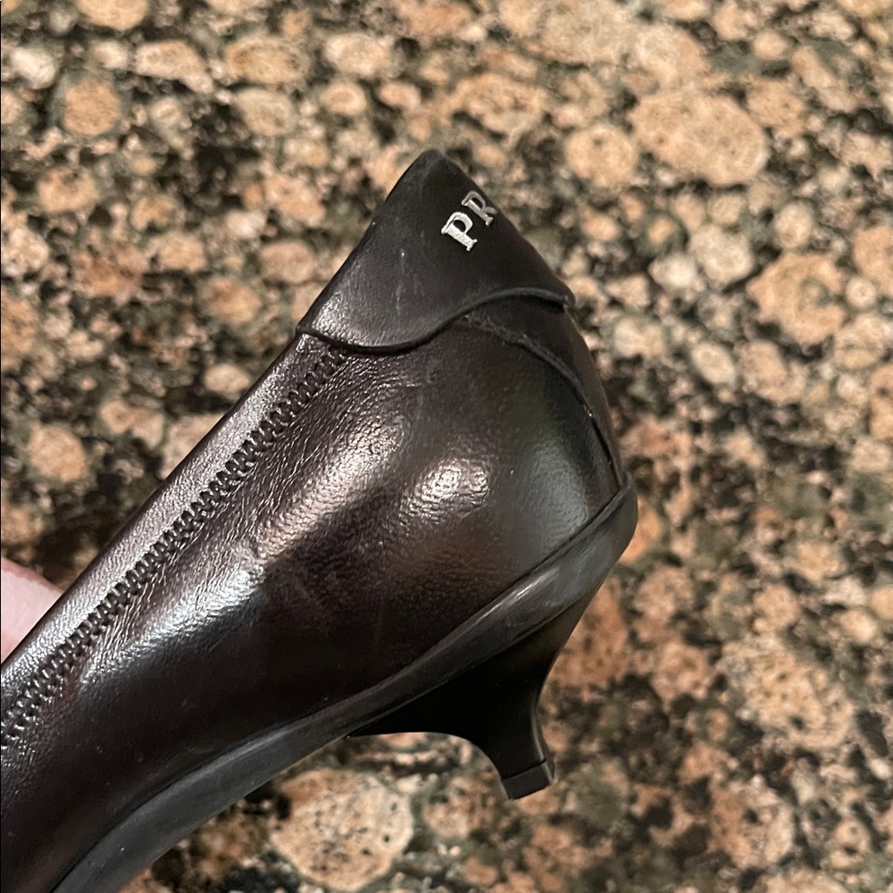 Prada Vintage Elegant Black Leather kitty heels.Mom wore them once. - Picture 9 of 14